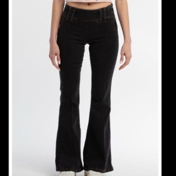 BDG Urban Outfitters Low Rise Flare Jeans - Picture 2 of 10